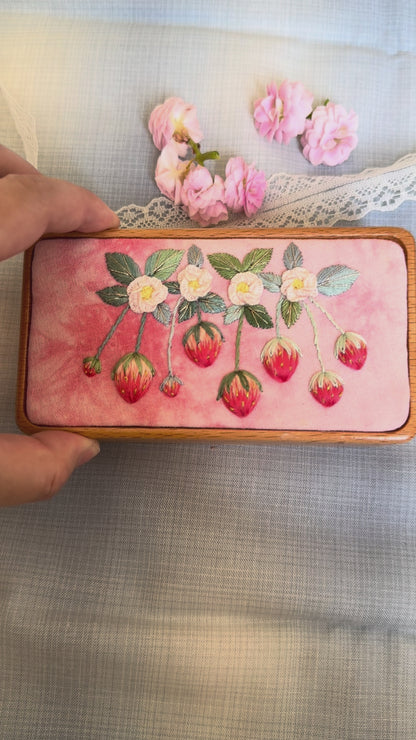 3D Strawberry Jewelry Box by Embru